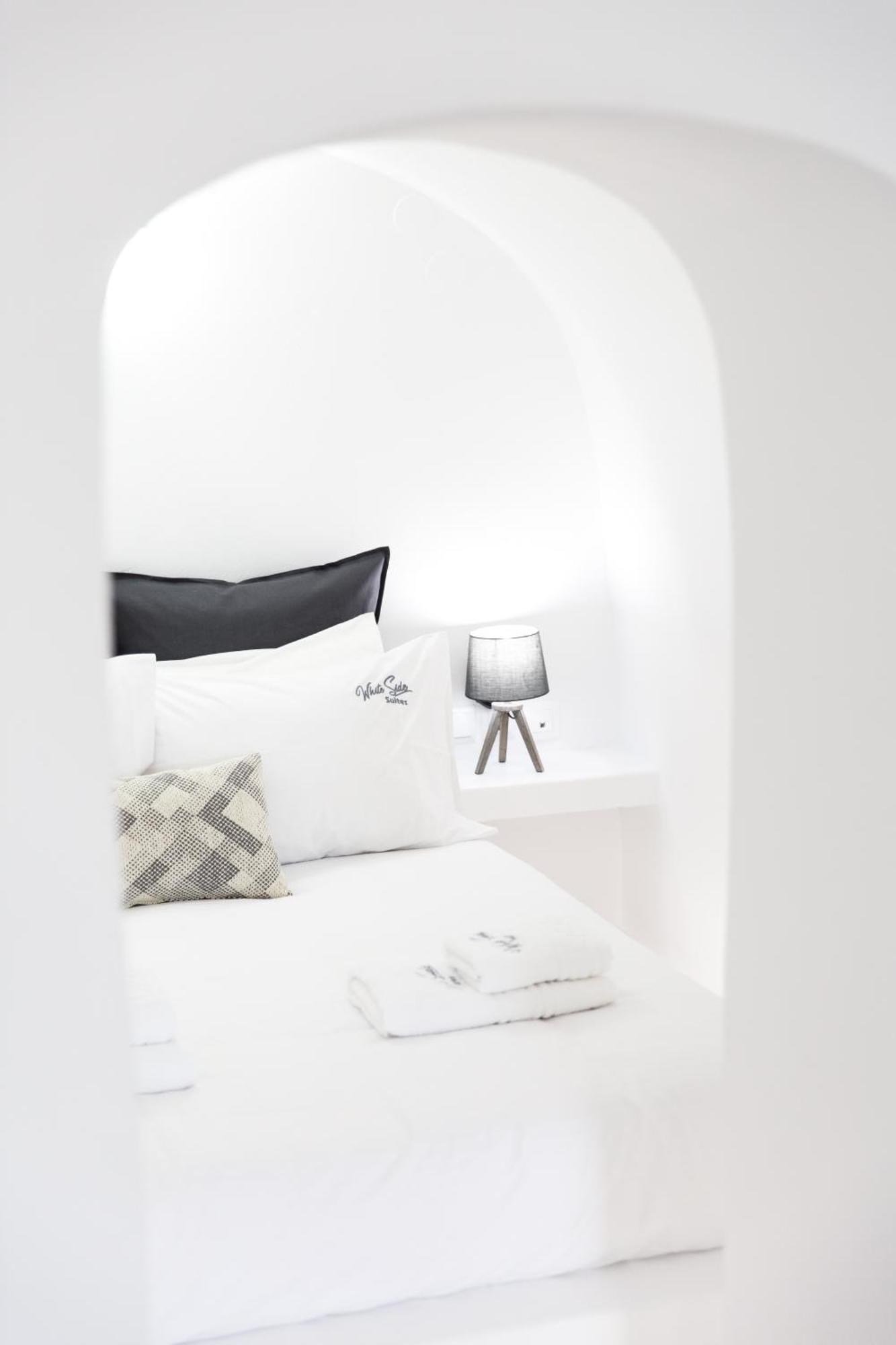 White Side Suites 伊亚 外观 照片